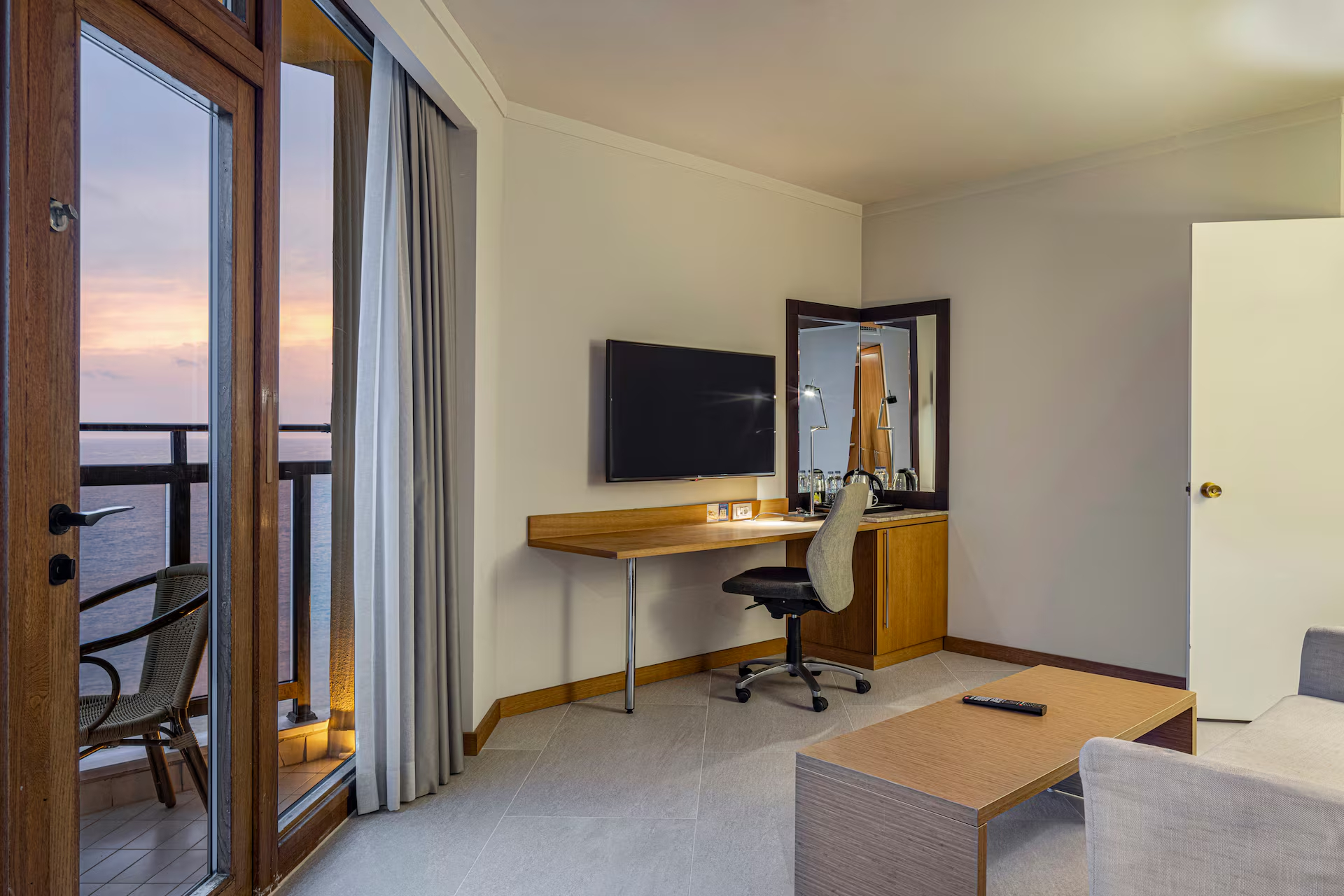 HILTON MERSIN — 11