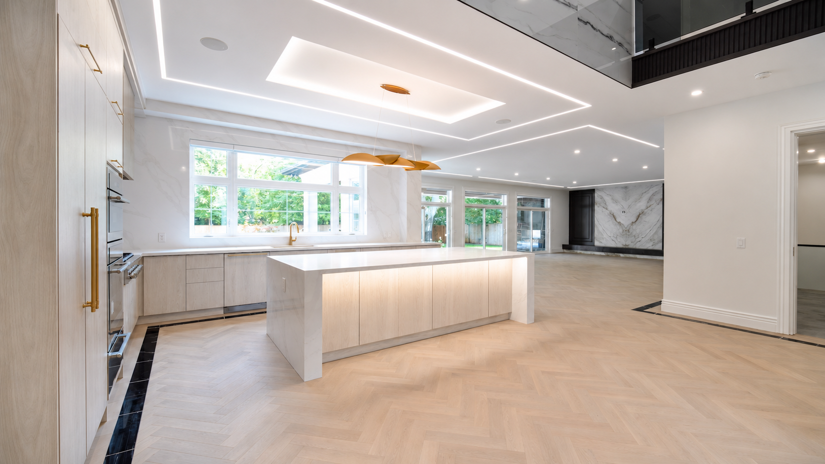 LAKESHORE TOWN HOUSE — 62