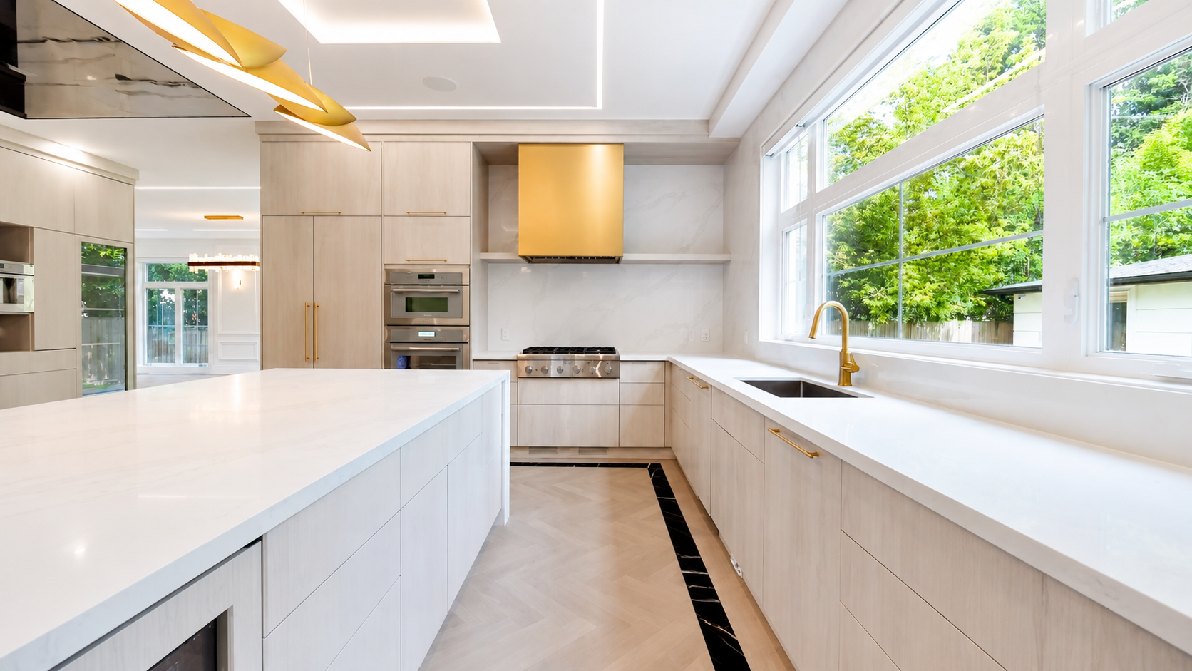 LAKESHORE TOWN HOUSE — 4
