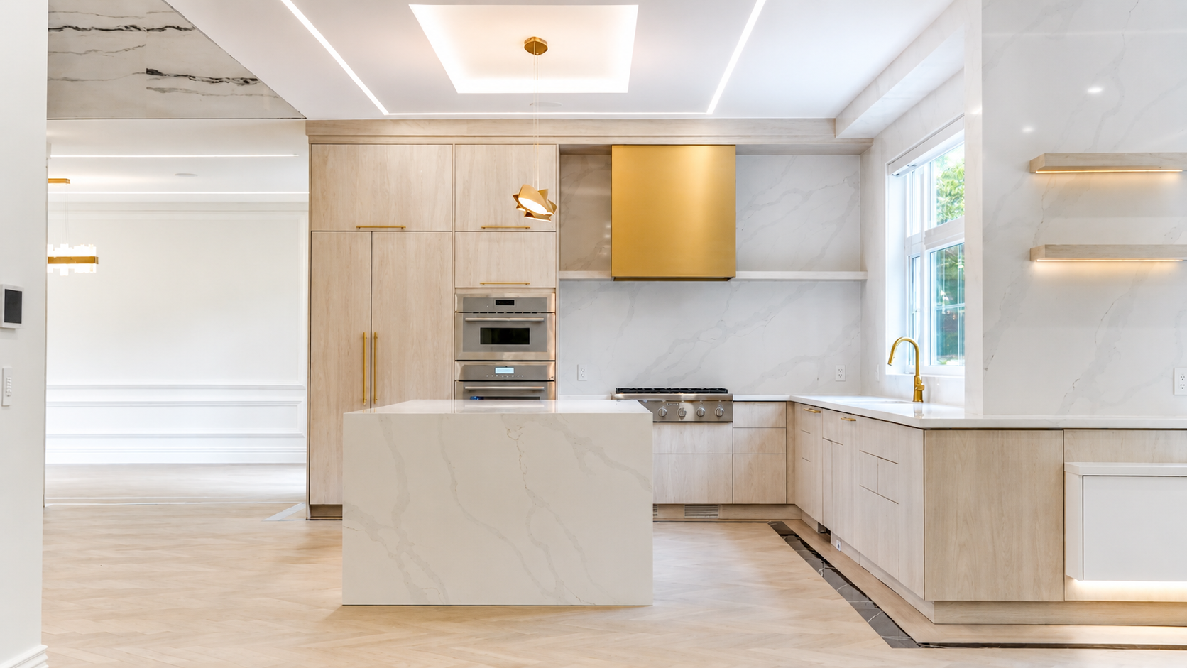 LAKESHORE TOWN HOUSE — 7