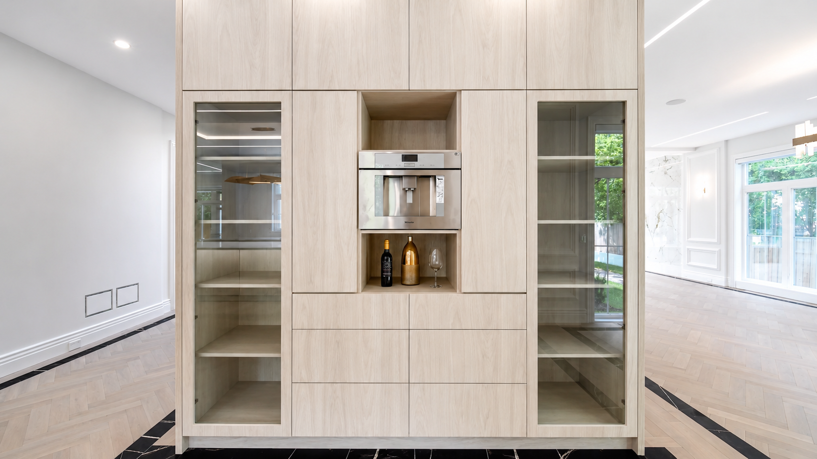 LAKESHORE TOWN HOUSE — 9