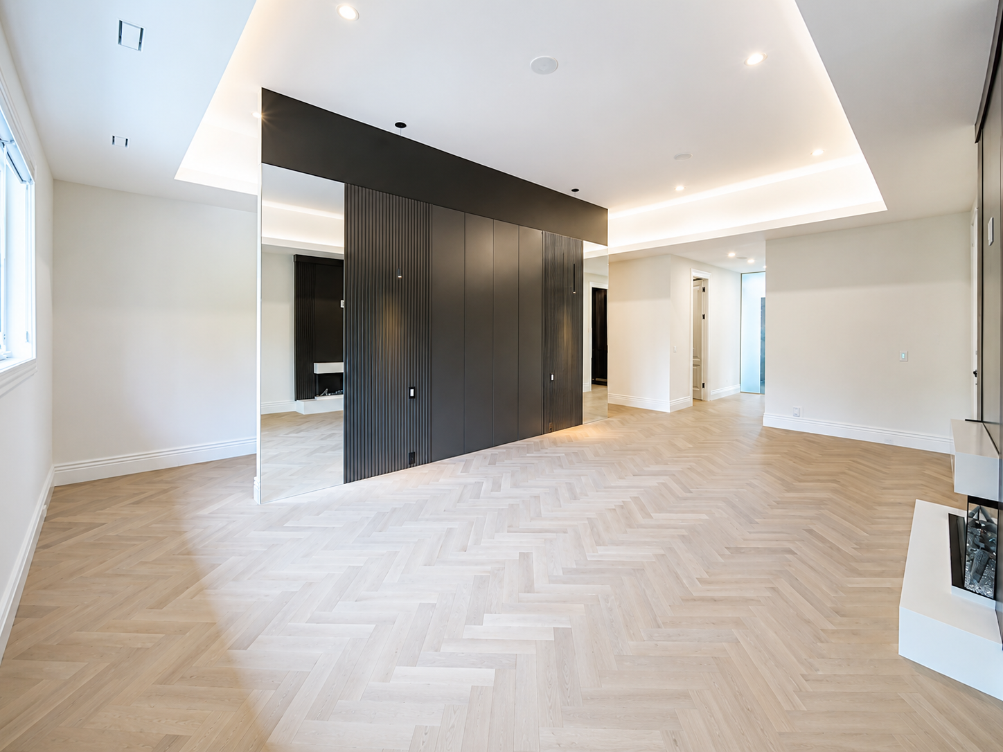 LAKESHORE TOWN HOUSE — 27