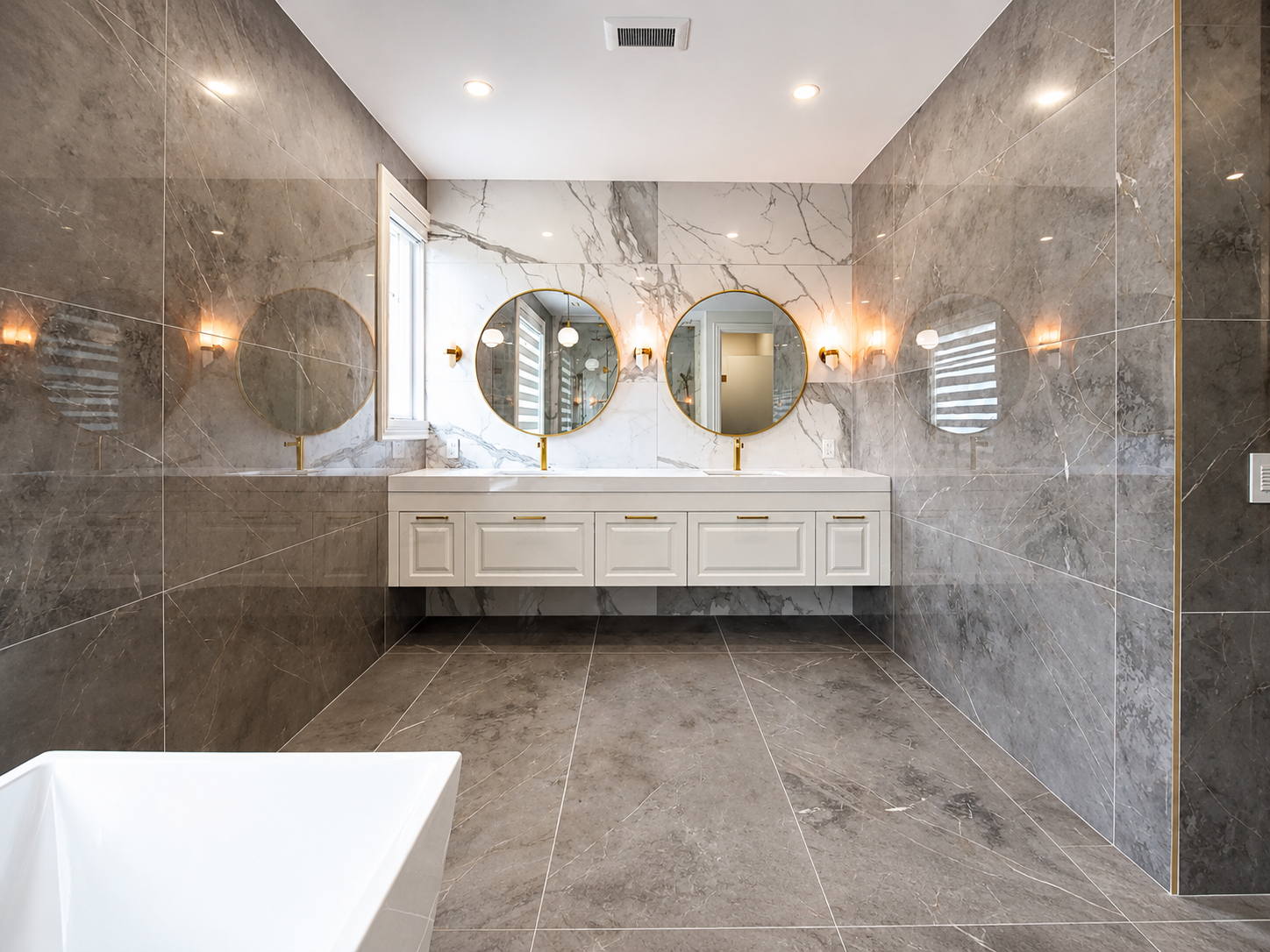 LAKESHORE TOWN HOUSE — 28