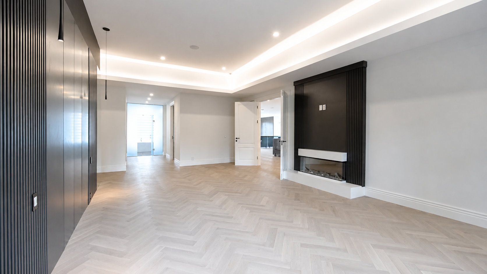 LAKESHORE TOWN HOUSE — 39