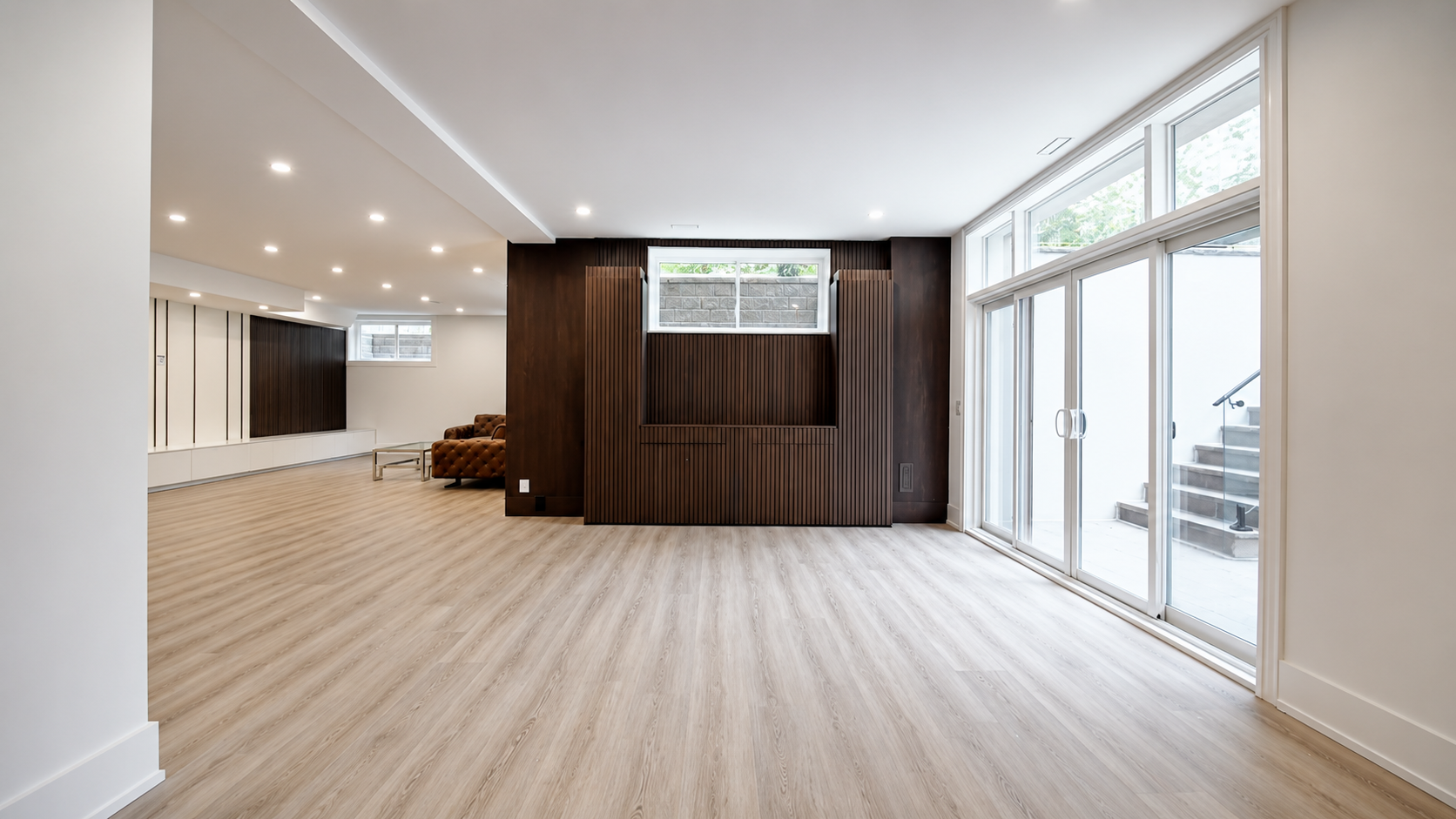 LAKESHORE TOWN HOUSE — 41