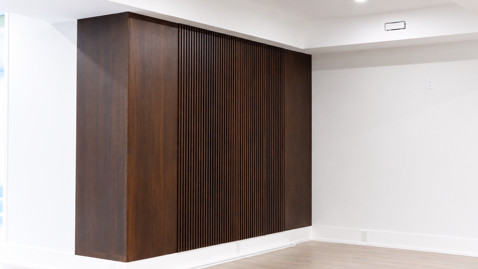 LAKESHORE TOWN HOUSE — 46