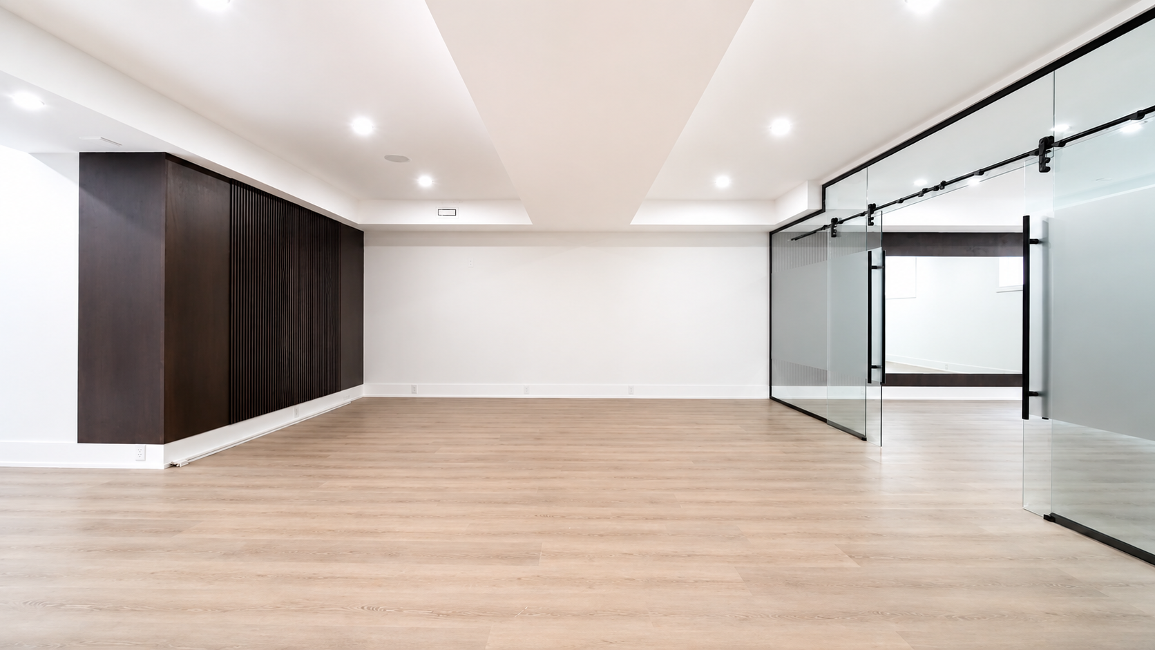 LAKESHORE TOWN HOUSE — 47