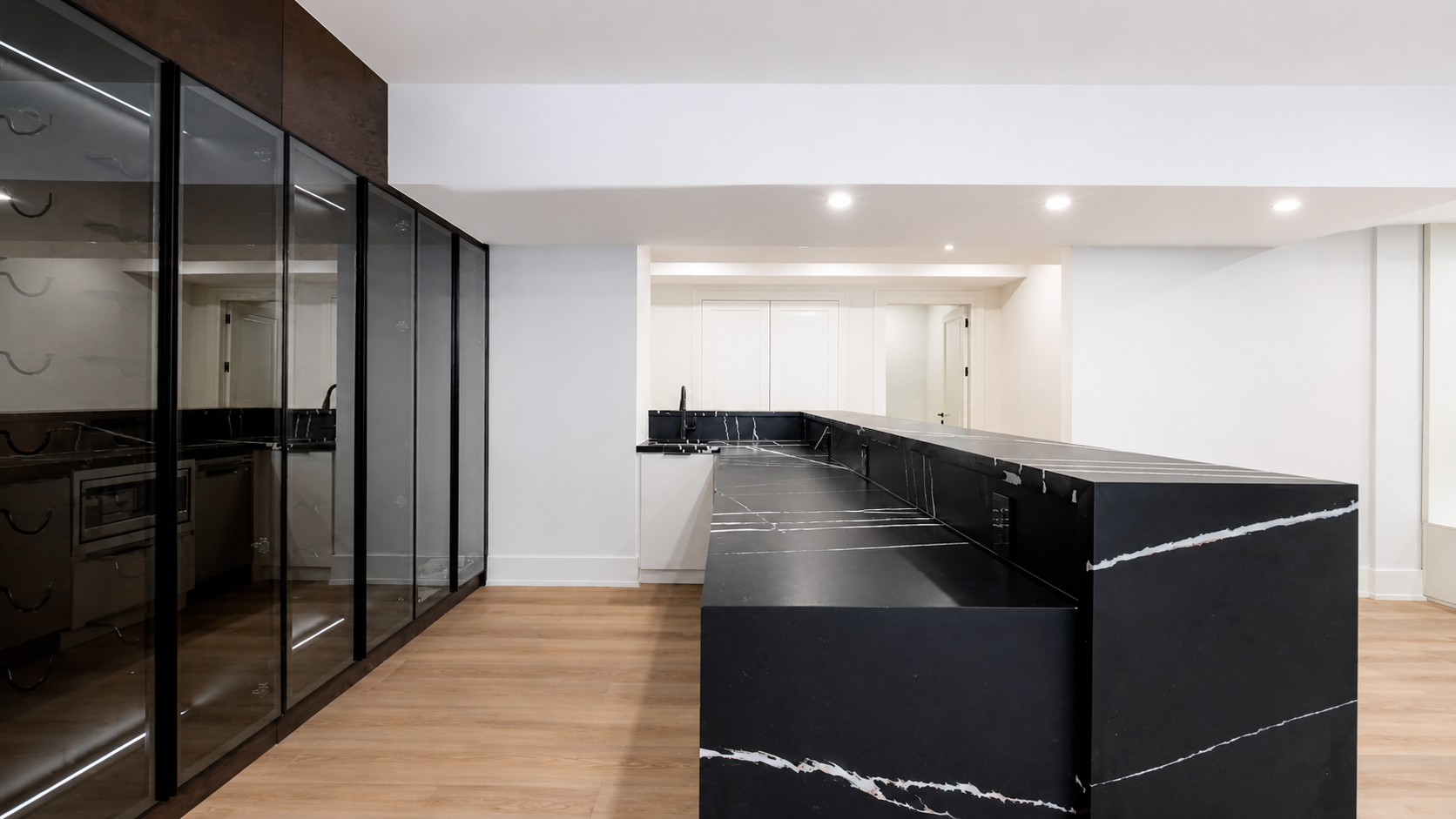 LAKESHORE TOWN HOUSE — 51