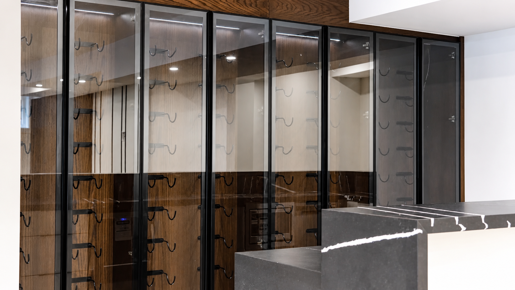 LAKESHORE TOWN HOUSE — 52
