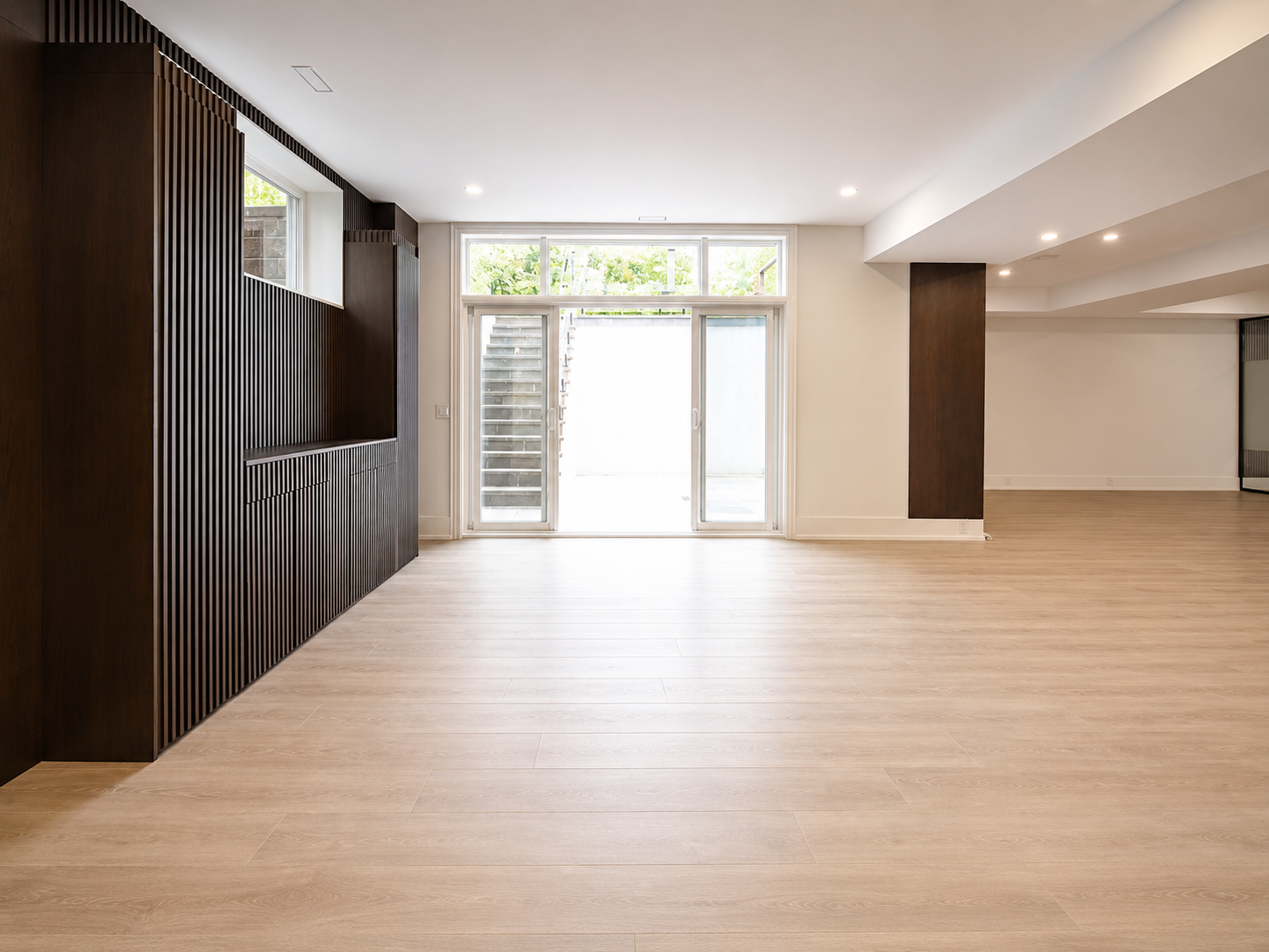 LAKESHORE TOWN HOUSE — 54