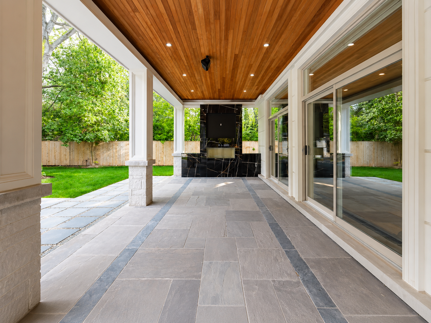 LAKESHORE TOWN HOUSE — 55