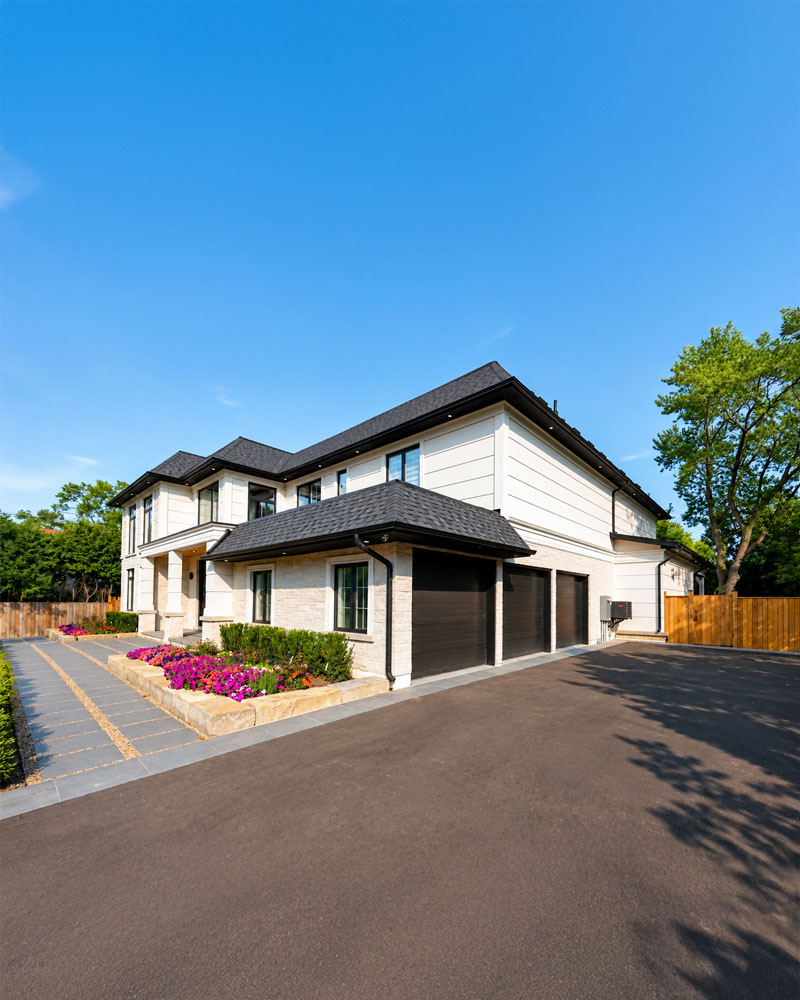 LAKESHORE TOWN HOUSE